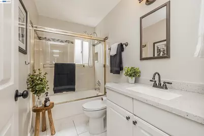 2279 Saint George Dr, Concord, CA 94520 - Photo 15