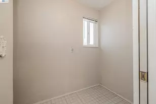 2279 St George Dr, Concord, CA 94520 - Photo 23