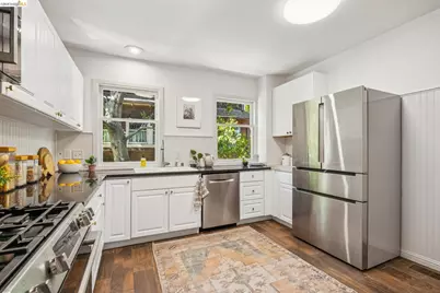 1138 Bella Vista Ave, Oakland, CA 94610 - Photo 21