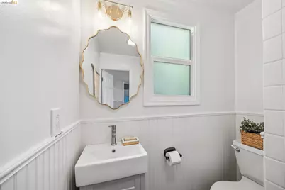 1138 Bella Vista Ave, Oakland, CA 94610 - Photo 27
