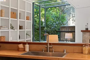 6966 Paso Robles Dr, Oakland, CA 94611 - Photo 17