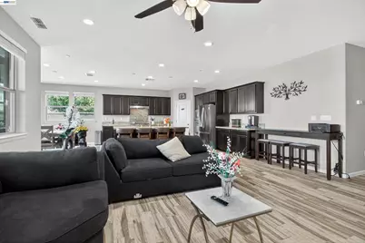 1787 Branson Court, Lathrop, CA 95330 - Photo 11