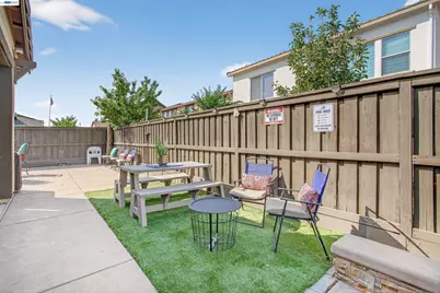 1787 Branson Court, Lathrop, CA 95330 - Photo 43