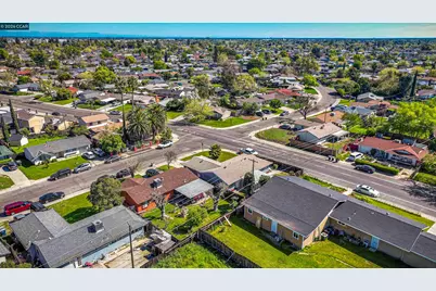 6860 Cunningham Way, Sacramento, CA 95828 - Photo 15