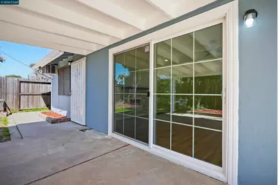 6860 Cunningham Way, Sacramento, CA 95828 - Photo 5