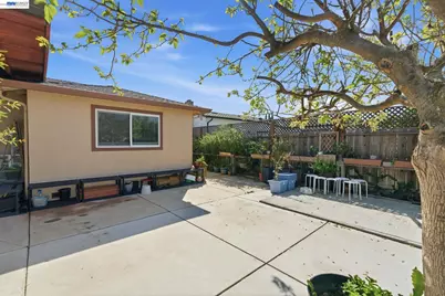 2222 Carmel Ct, Pittsburg, CA 94565 - Photo 37