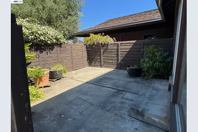 1233 Belknap Ct, Cupertino, CA 95014 - Photo 23