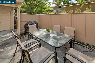 1136 Rockledge Ln #6, Walnut Creek, CA 94595 - Photo 5