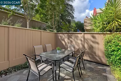 1136 Rockledge Ln #6, Walnut Creek, CA 94595 - Photo 3