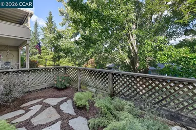 1136 Rockledge Ln #6, Walnut Creek, CA 94595 - Photo 17