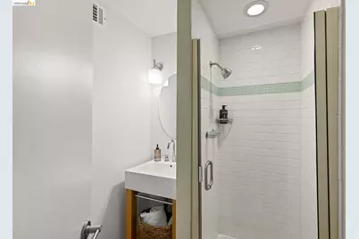 6476 Valley View Rd., Oakland, CA 94611 - Photo 39