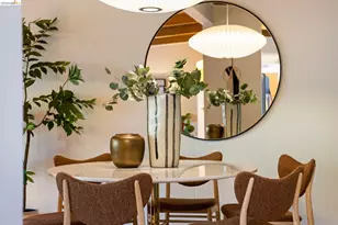 6476 Valley View Rd, Oakland, CA 94611 - Photo 9