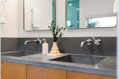 6476 Valley View Rd., Oakland, CA 94611 - Photo 19