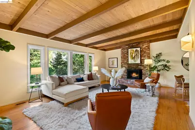 6476 Valley View Rd., Oakland, CA 94611 - Photo 3