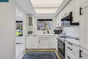 2 Lakeview Ct, Novato, CA 94947 - Photo 1