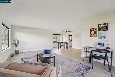2 Lakeview Ct, Novato, CA 94947 - Photo 9