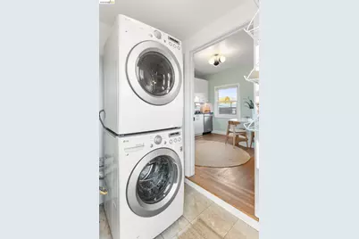 477 49th St, Oakland, CA 94609 - Photo 25