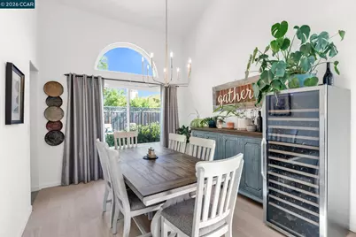 2486 Del Monte Dr, Fairfield, CA 94534 - Photo 9