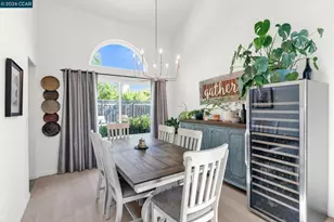 2486 Del Monte Dr, Fairfield, CA 94534 - Photo 9