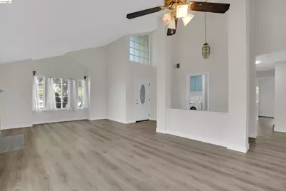 2921 Honeysuckle Cir, Antioch, CA 94531 - Photo 17