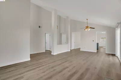 2921 Honeysuckle Cir, Antioch, CA 94531 - Photo 15