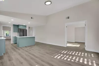 2921 Honeysuckle Cir, Antioch, CA 94531 - Photo 25