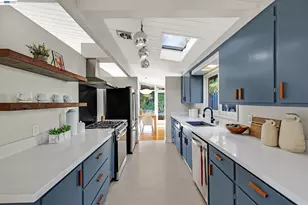 4985 Hedge Ln, Oakland, CA 94602 - Photo 11