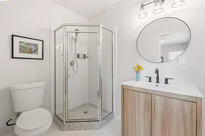 4484 Tulip Ave, Oakland, CA 94619 - Photo 35