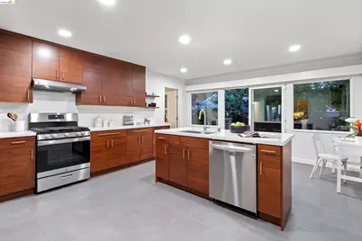 4484 Tulip Ave, Oakland, CA 94619 - Photo 23