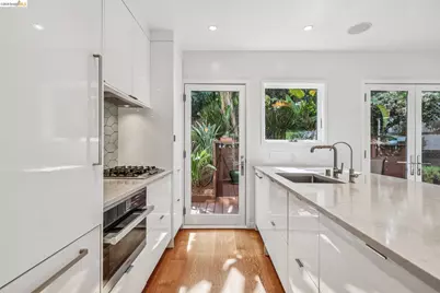 2306 Ivy Dr, Oakland, CA 94606 - Photo 35