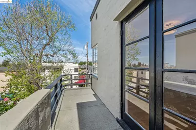 2306 Ivy Dr, Oakland, CA 94606 - Photo 41