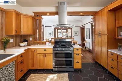 2420 9th Ave, Oakland, CA 94606 - Photo 13