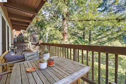 5982 Ascot Dr, Oakland, CA 94611 - Photo 9