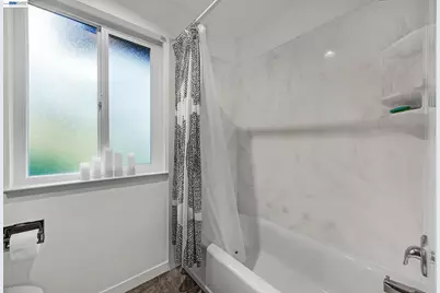 5982 Ascot Dr, Oakland, CA 94611 - Photo 21