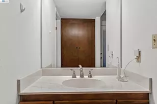 5982 Ascot Dr, Oakland, CA 94611 - Photo 23