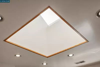 5910 Chabot Rd, Oakland, CA 94618 - Photo 9