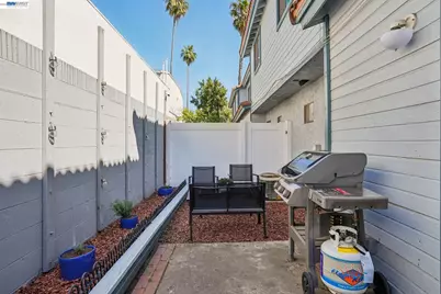 1255 Los Robles Ave #9, Pasadena, CA 91104 - Photo 35