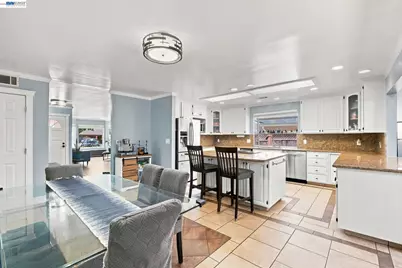 31262 San Andreas Dr, Union City, CA 94587 - Photo 9