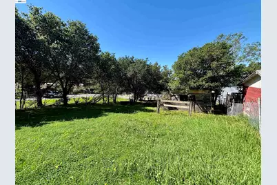 4101 Mountain View Ave, Oakland, CA 94605 - Photo 21