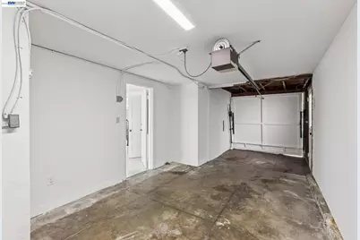 2811 Yosemite Ave, Alameda, CA 94501 - Photo 37
