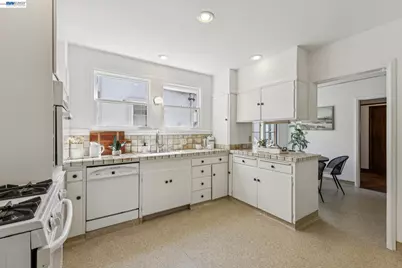 2811 Yosemite Ave, Alameda, CA 94501 - Photo 17