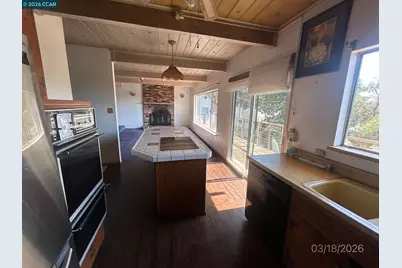 6233 Leona St, Oakland, CA 94605 - Photo 15