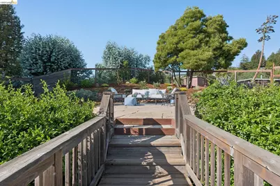 4021 Maybelle Ave, Oakland, CA 94619 - Photo 43