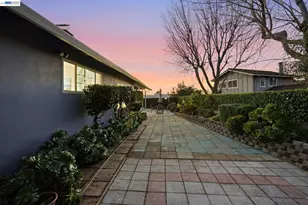 15 Sequoyah View Ct, Oakland, CA 94605 - Photo 29