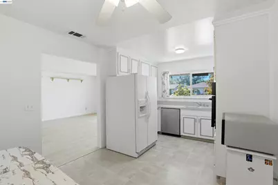 6635 Maple Dr, Dublin, CA 94568 - Photo 9