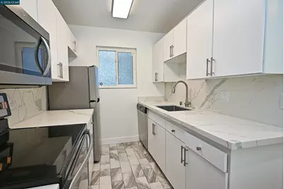 1425 Lakeside Drive #101, Oakland, CA 94612 - Photo 13