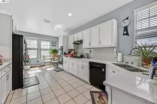 11 Fallen Leaf Ct, Rodeo, CA 94572 - Photo 5