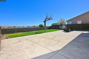 410 Malicoat Ave, Oakley, CA 94561 - Photo 17