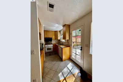 7642 Arbor Creek Circle, Dublin, CA 94568 - Photo 9