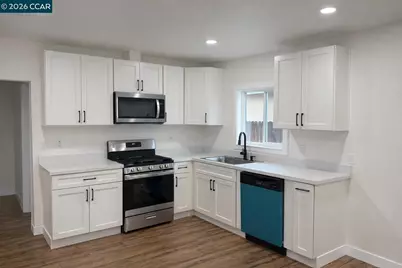 3743 23rd Ave, Sacramento, CA 95820 - Photo 5